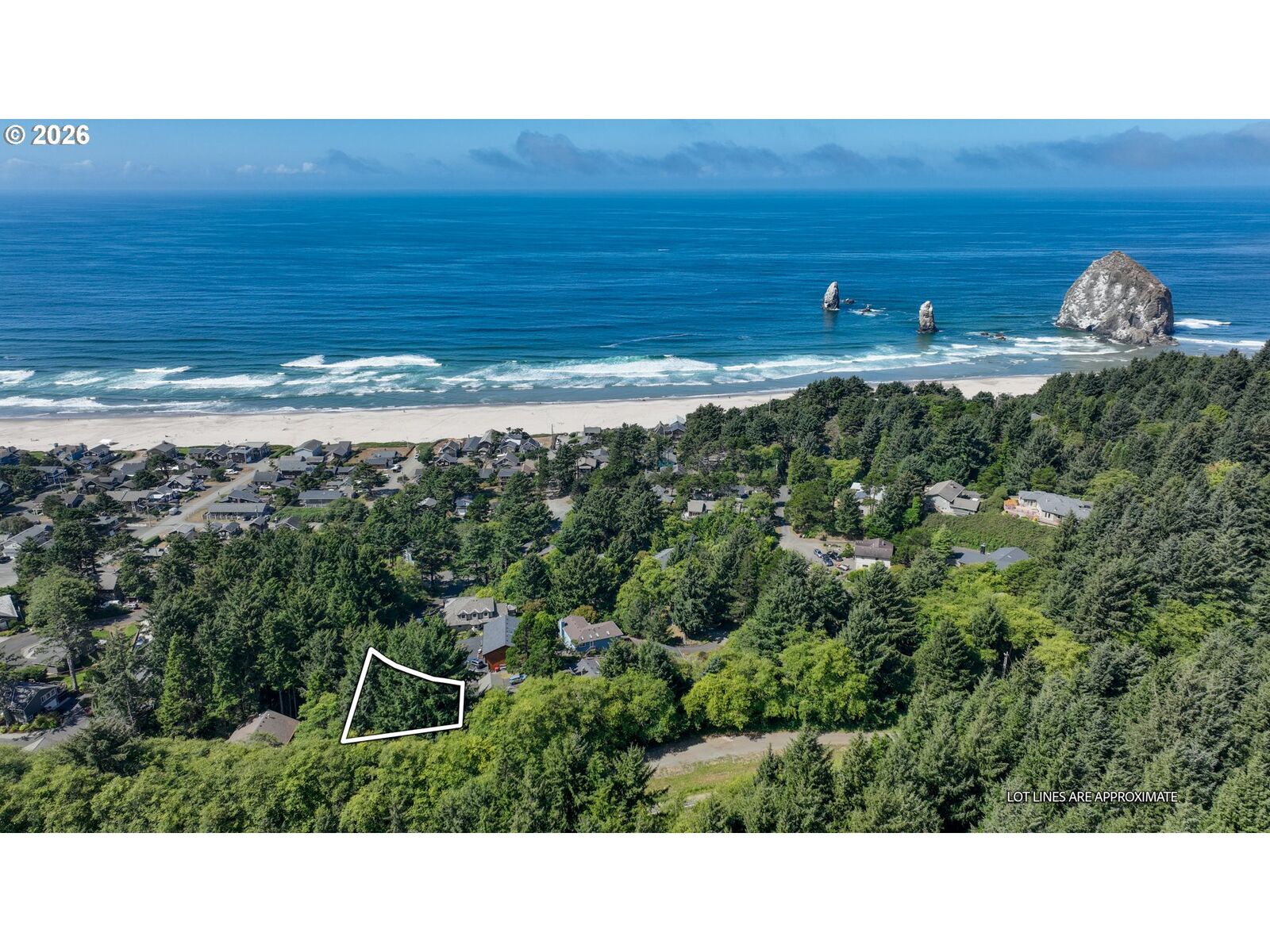 Property Photo: 415 Chilkoot Trl OR 97110