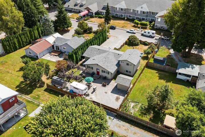 Property Photo:  910  Dunlop Street  WA 98284 