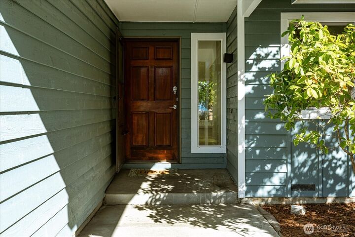 Property Photo: 1501 SW Periwinkle Lane WA 98277
