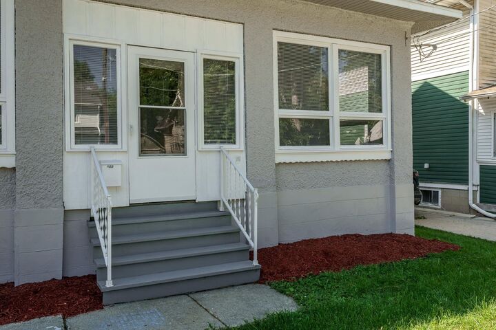 Property Photo:  103 E Roosevelt Street  IL 61032 