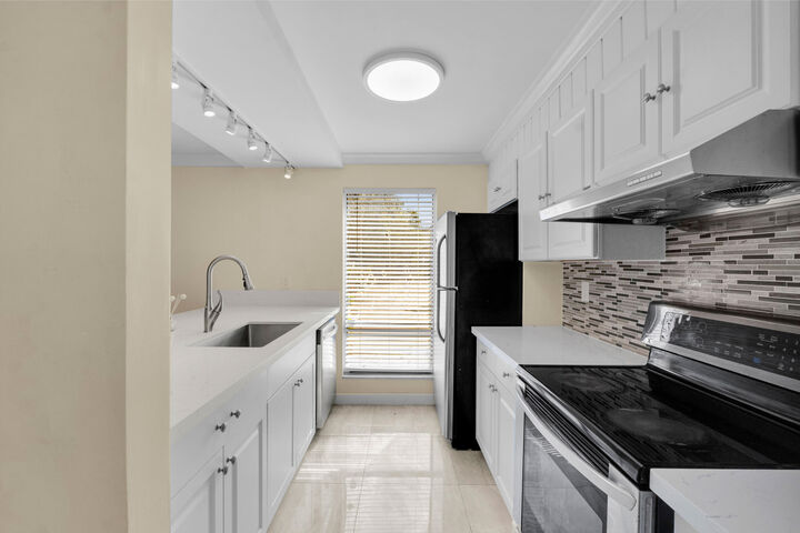 Property Photo: 4206 NW 114th Terrace 06 FL 33065