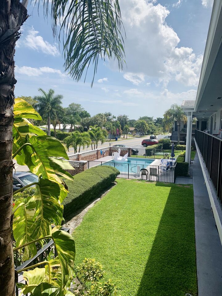 Property Photo:  2701 Middle River Drive 21  FL 33306 
