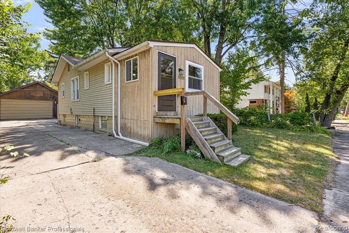 Property Photo:  5251 Gateshead Street  MI 48236 