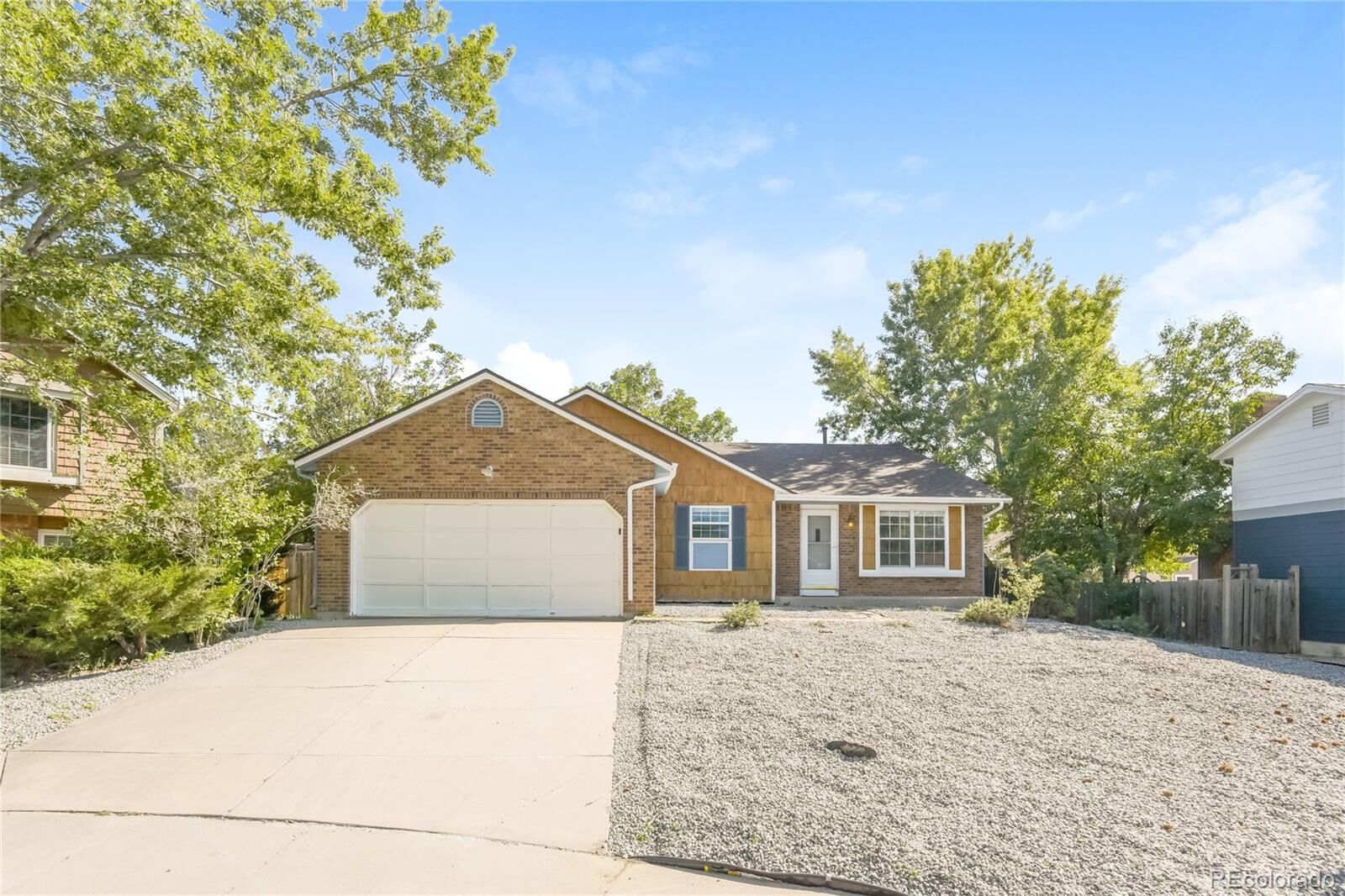 Property Photo: 4050 S Espana Way CO 80013