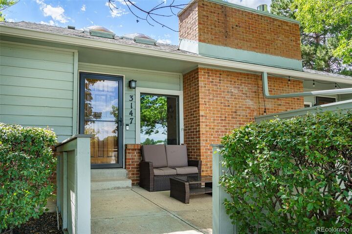 Property Photo:  3147 E Long Circle  CO 80122 