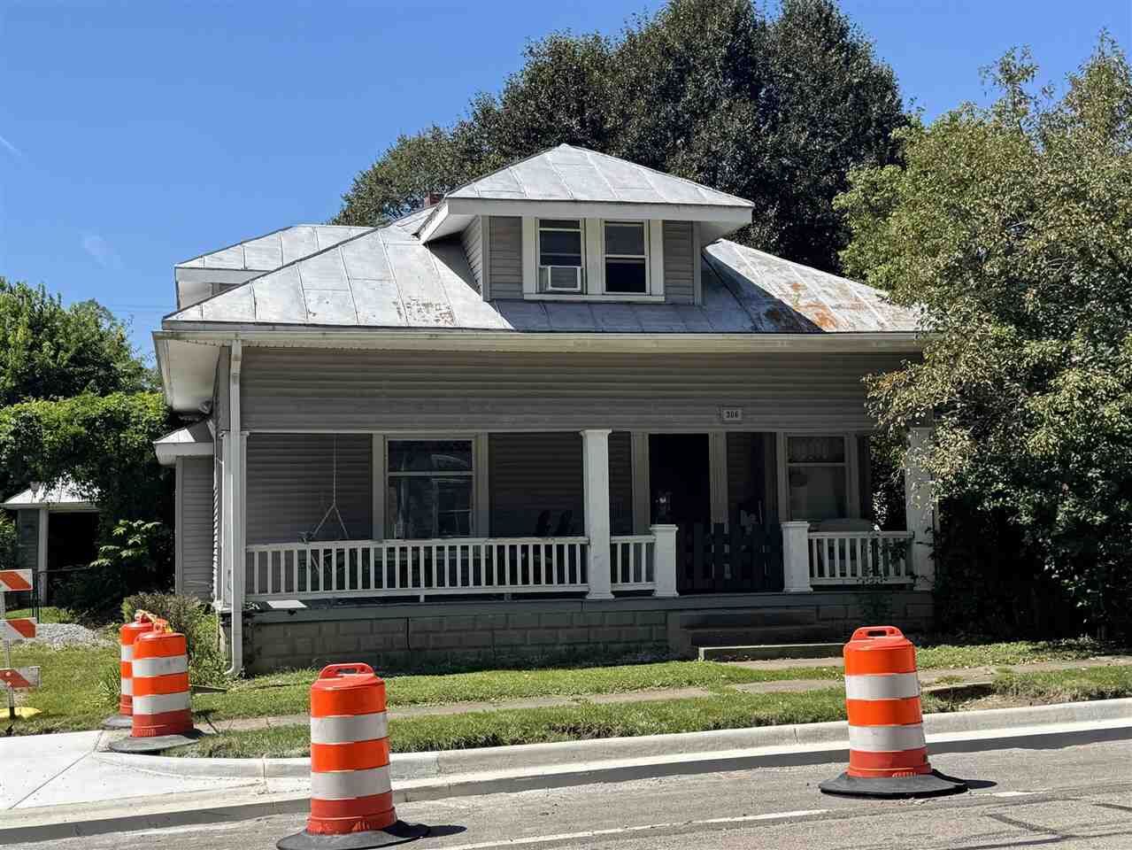 Property Photo:  306 N US Highway 27  IN 47341 