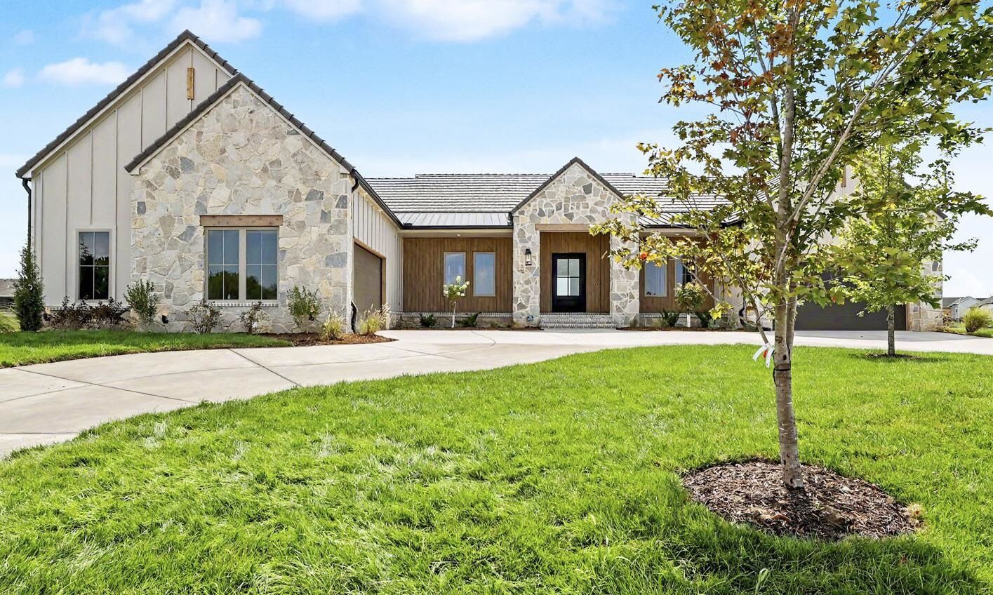 Property Photo:  3412 N Bedford Court  KS 67226 