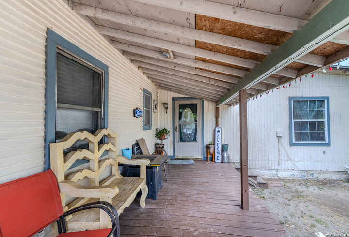 Property Photo: 256 S Broadway TX 78877