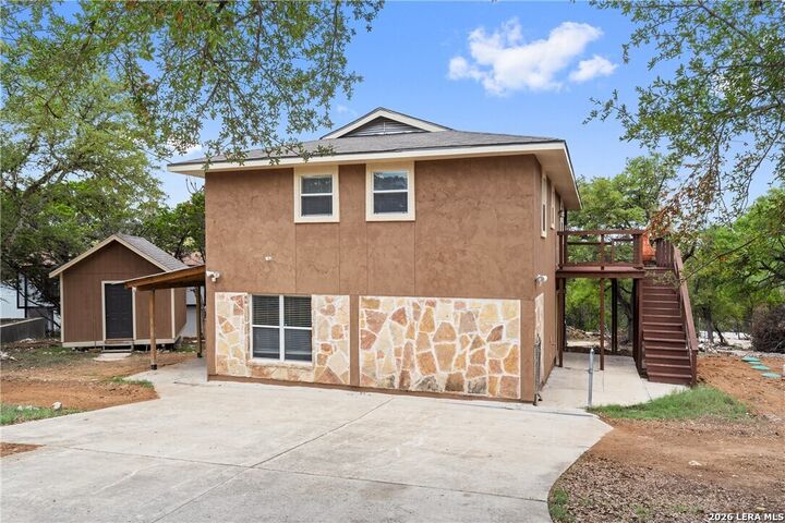 Property Photo: 404 Valley Ridge TX 78133