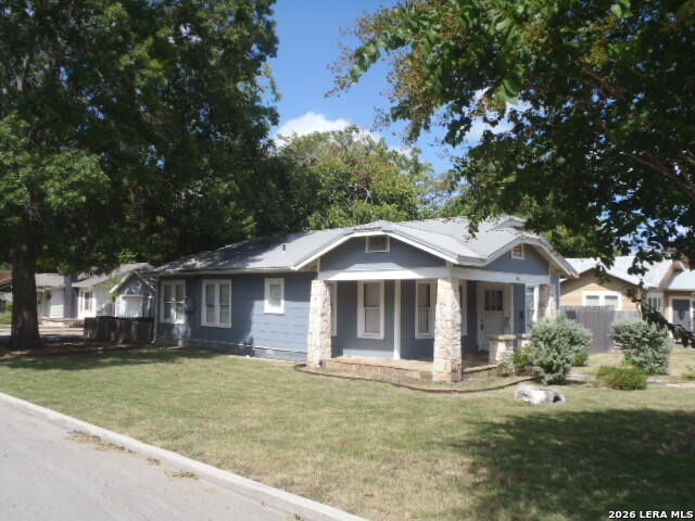 Property Photo: 190 S Chestnut Ave TX 78130