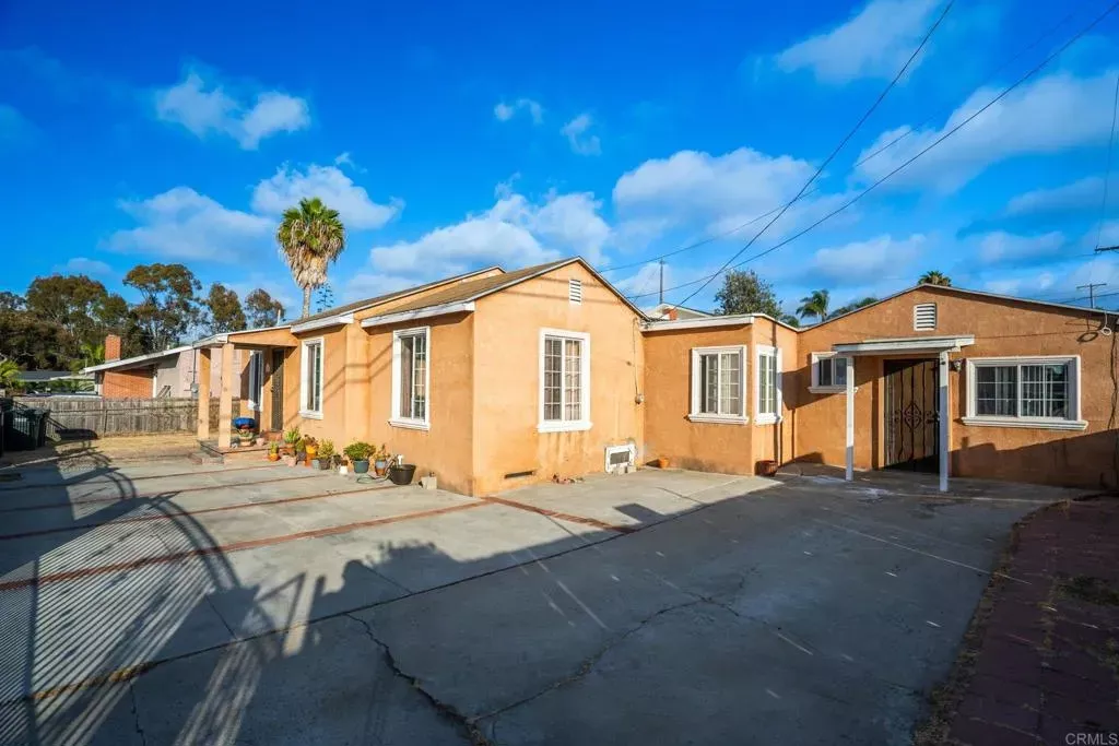 Property Photo:  140 Palm Ave  CA 91950 