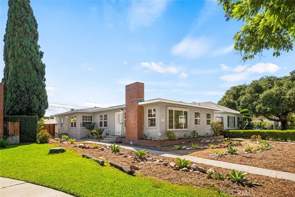 Property Photo:  3606 California  CA 90807 