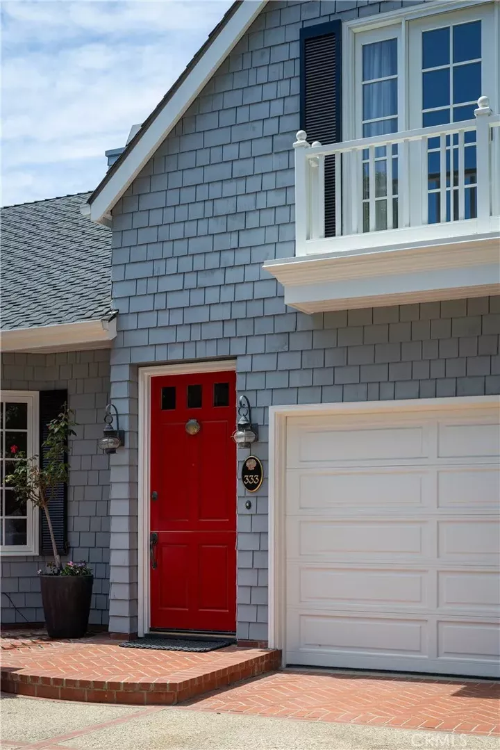 Property Photo:  333 Pirate Road  CA 92663 