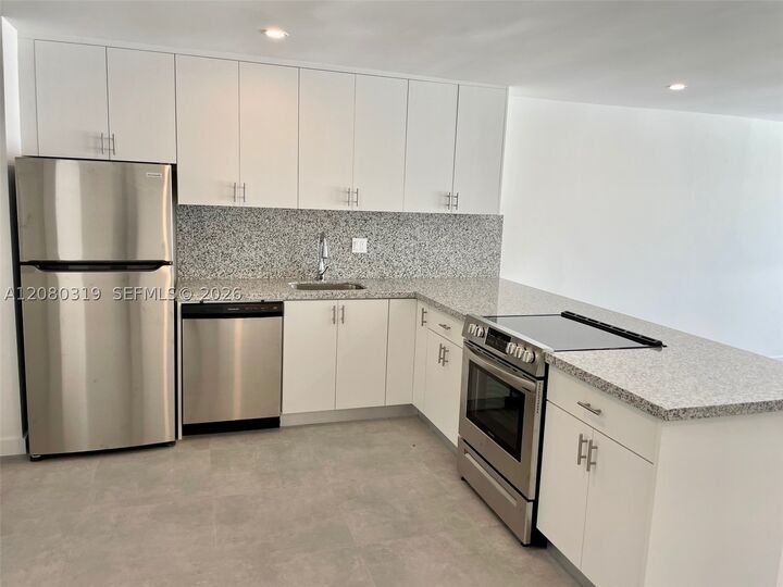 Property Photo:  5711 NW 28th St 5711  FL 33313 