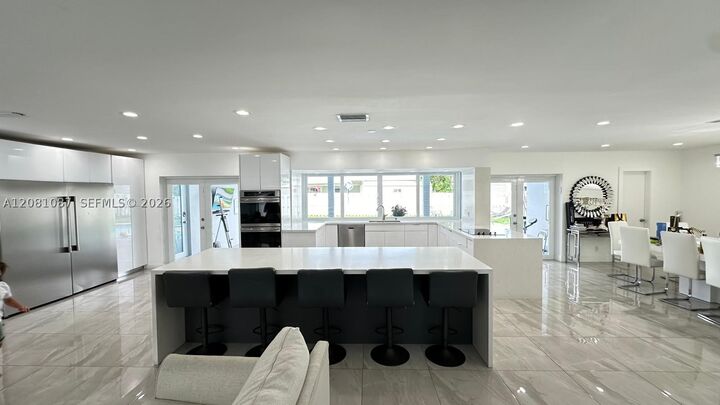 Property Photo:  3750 N 54th Ave  FL 33021 
