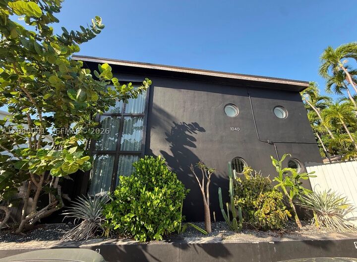 Property Photo:  1040 NE 78th St Rd 2  FL 33138 