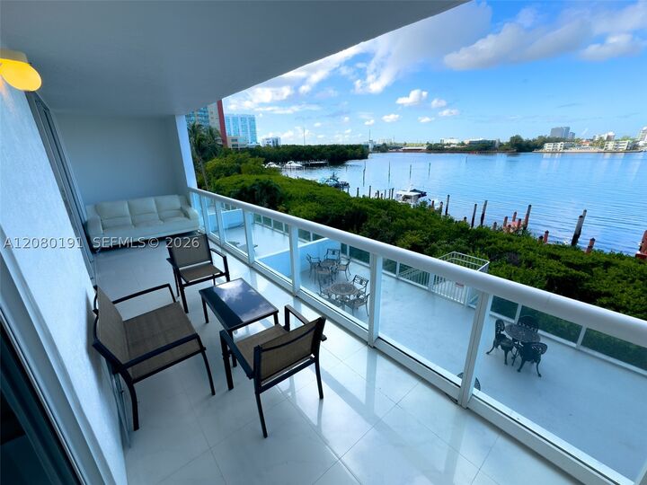 Property Photo: 17050 W Bay Rd 405 FL 33160