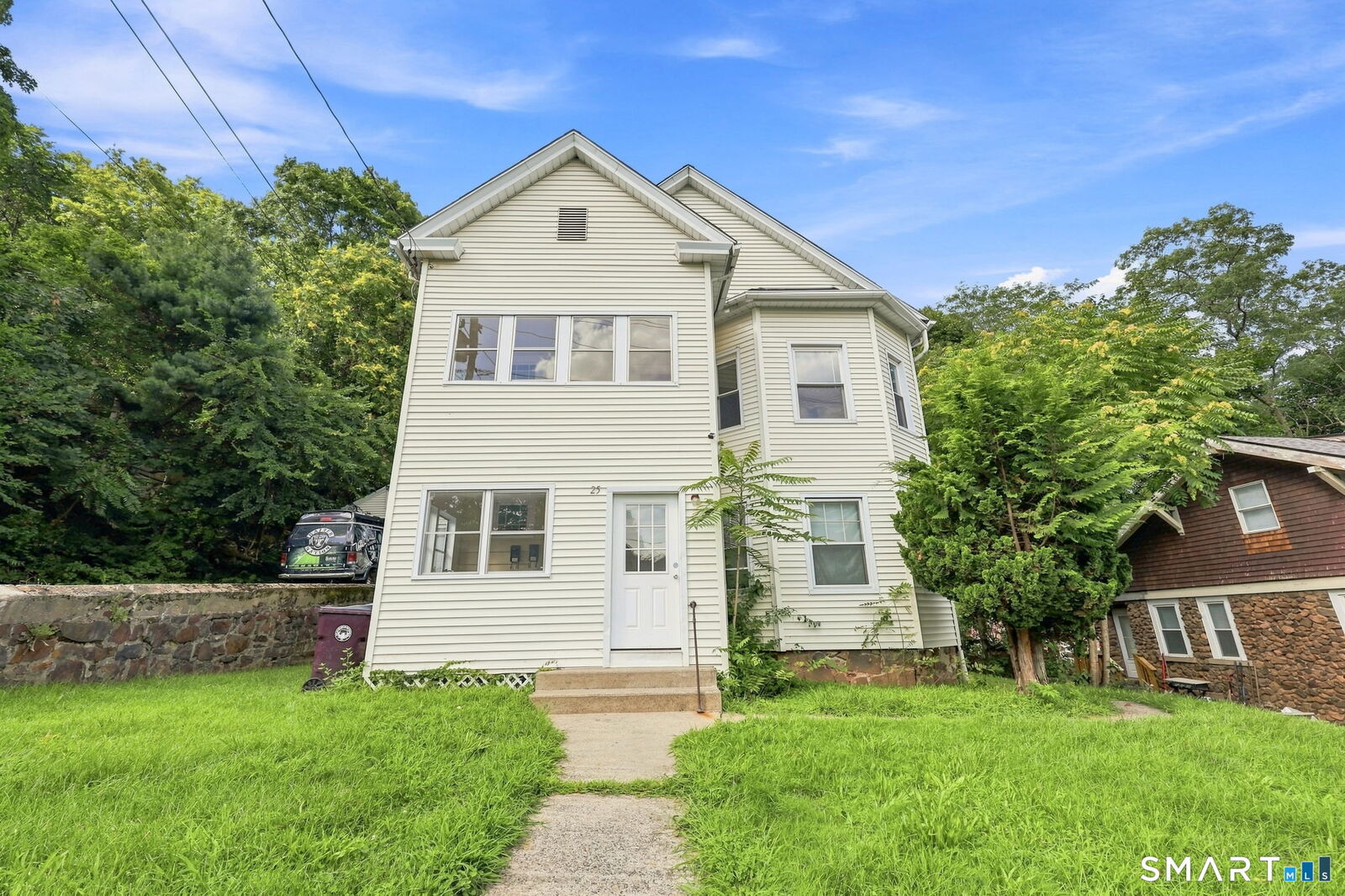 Property Photo:  25 Long Street 2  CT 06051 