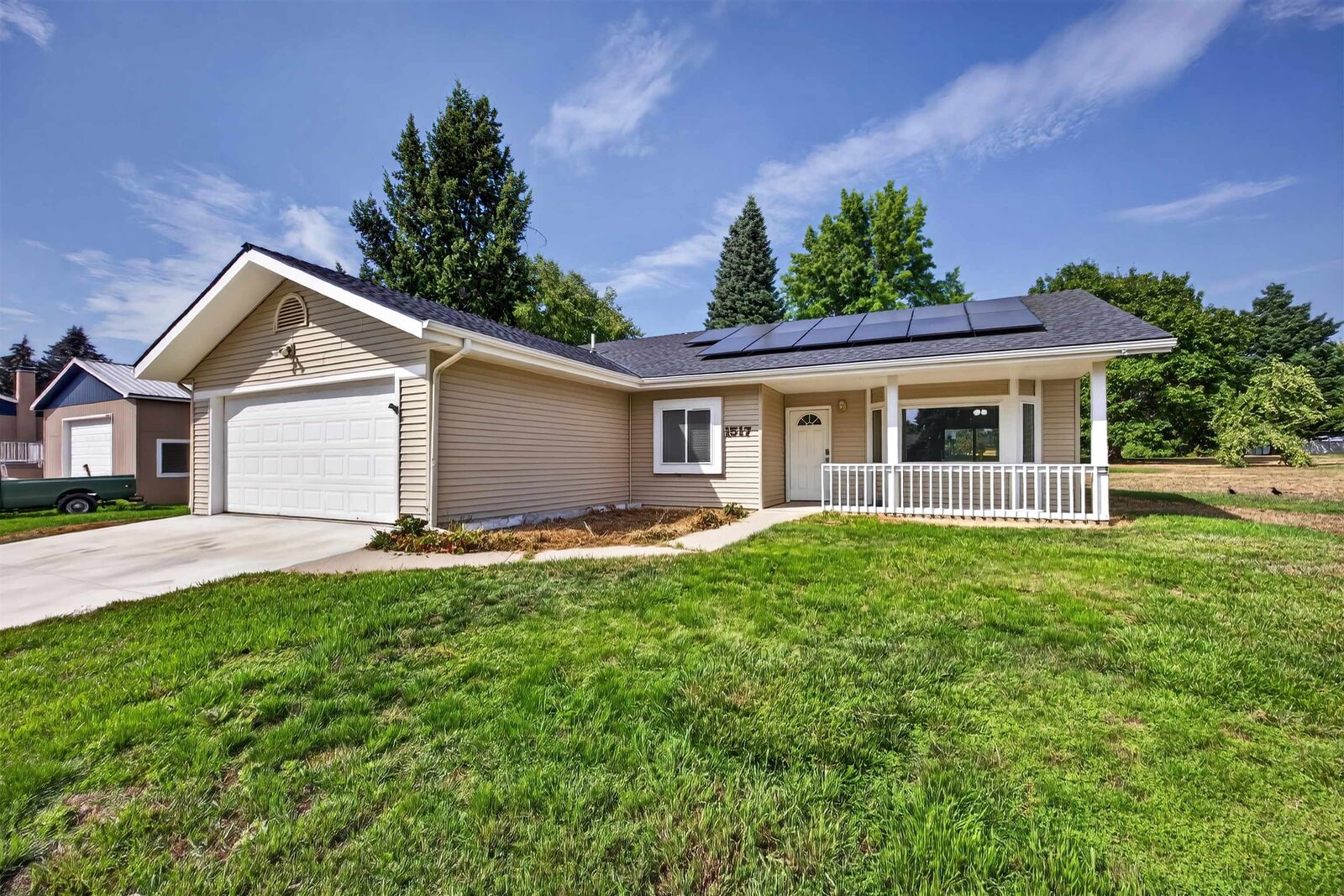 Property Photo: 1517 E Third St WA 99006