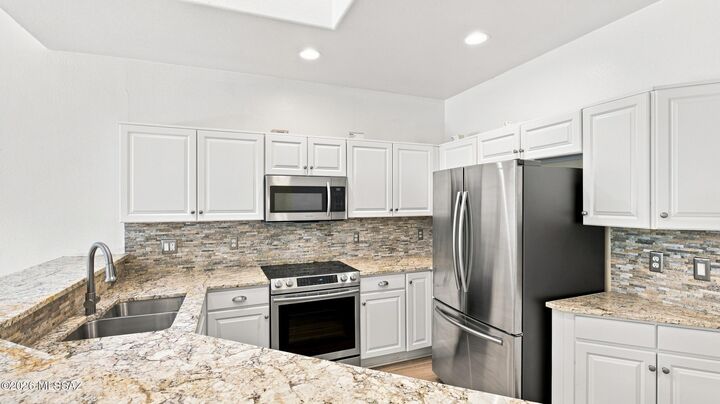 Property Photo: 13401 N Rancho Vistoso Boulevard 204 AZ 85755