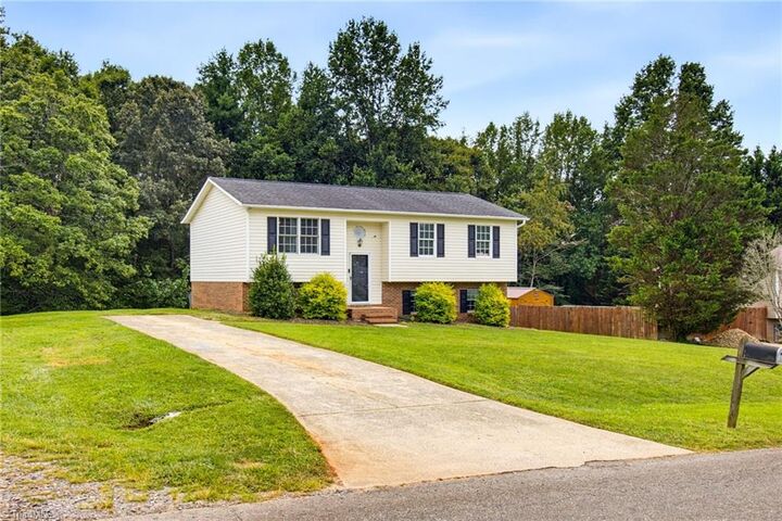 Property Photo:  194 Woodbridge Drive  NC 27030 
