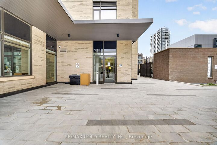 Property Photo:  55 Duke Street W 508  ON N2H 0C9 