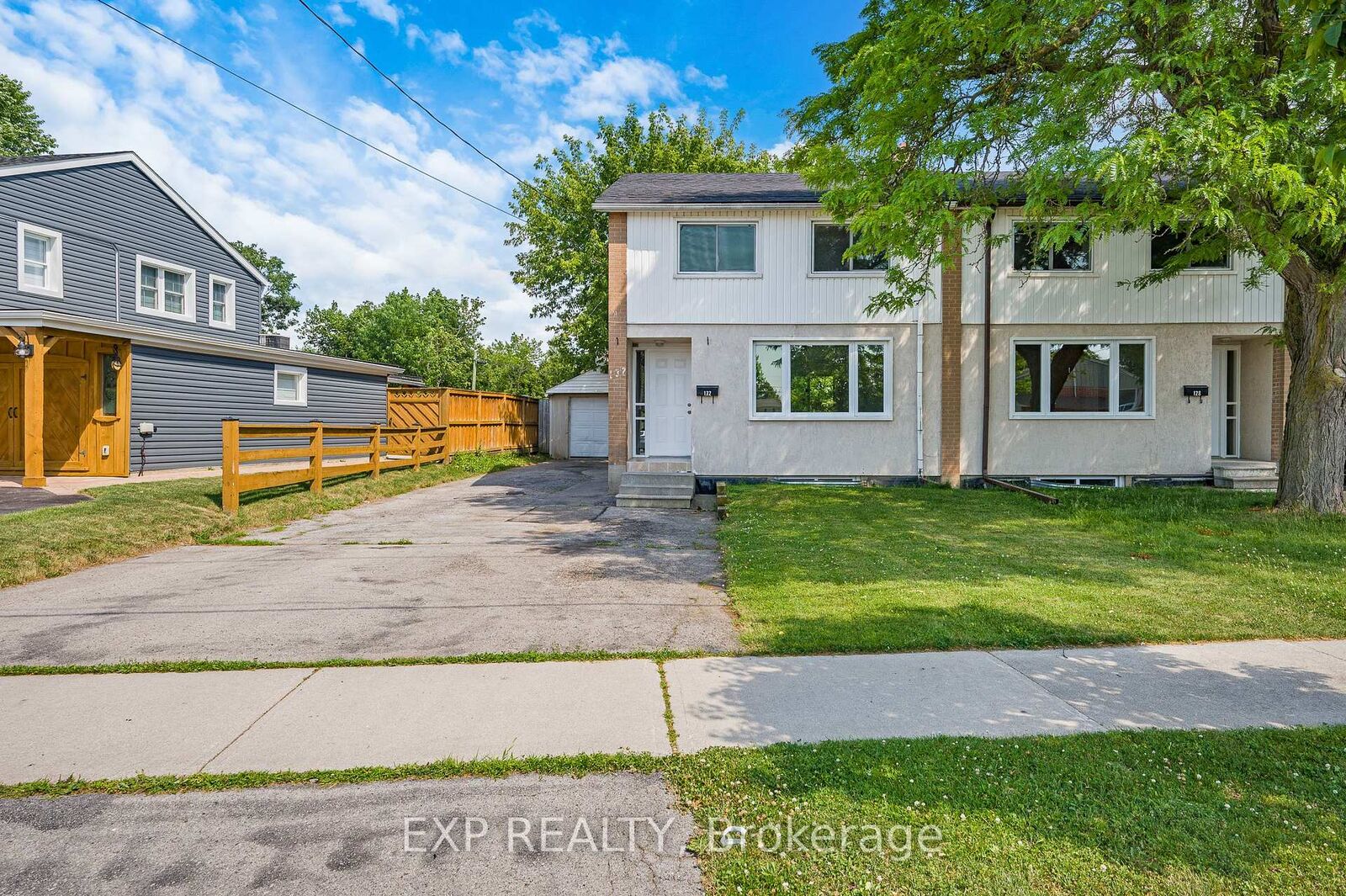 Photo de la propriété:  132 Heslop Road  ON L9T 1B4 