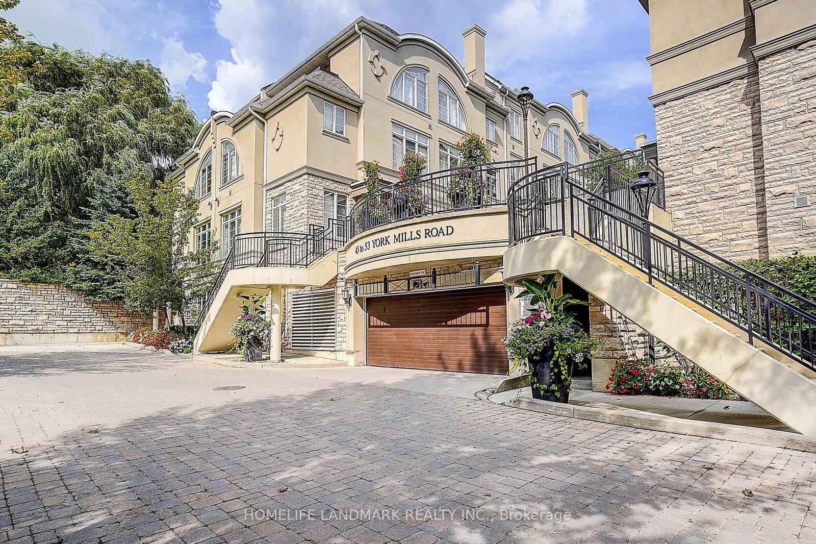 Property Photo: 51 York Mills Road 309 ON M2P 1B6