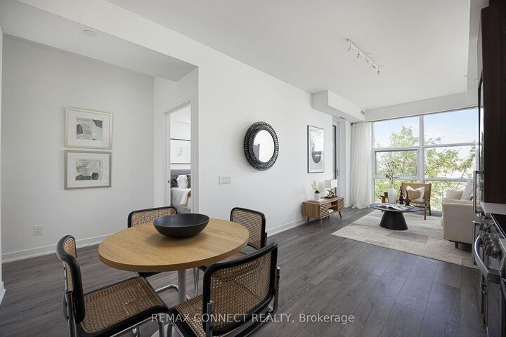 Photo de la propriété:  1787 St Clair Avenue W 321  ON M6N 0B7 