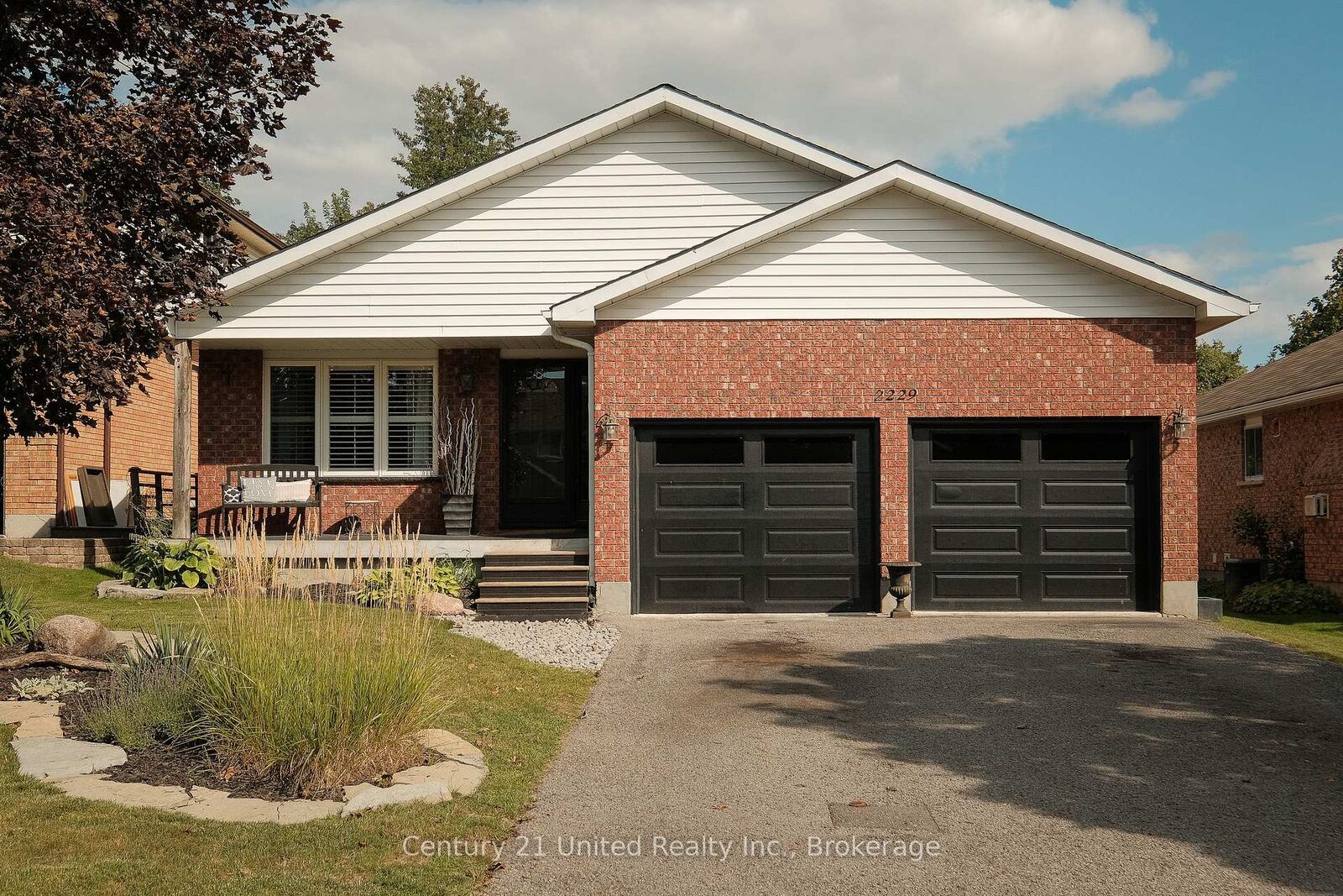 Property Photo:  2229 Lorraine Drive  ON K9L 1Y6 