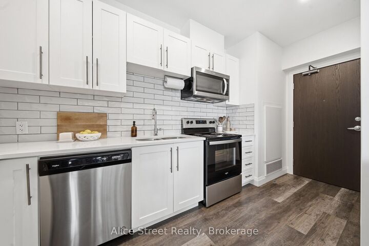 Property Photo:  332 Gosling Gardens, Guelph Gardens 202  ON N1L 0P8 