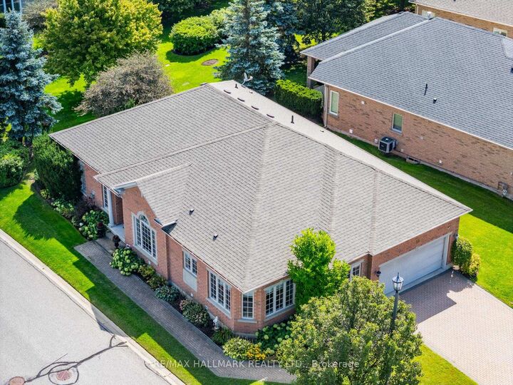 Property Photo:  10 Vardon Gate  ON L4A 1R7 