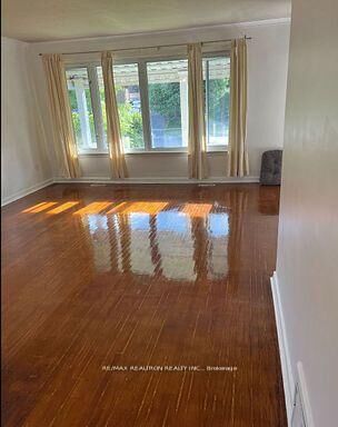 Property Photo:  49 Janray Drive  ON M1G 1Y2 