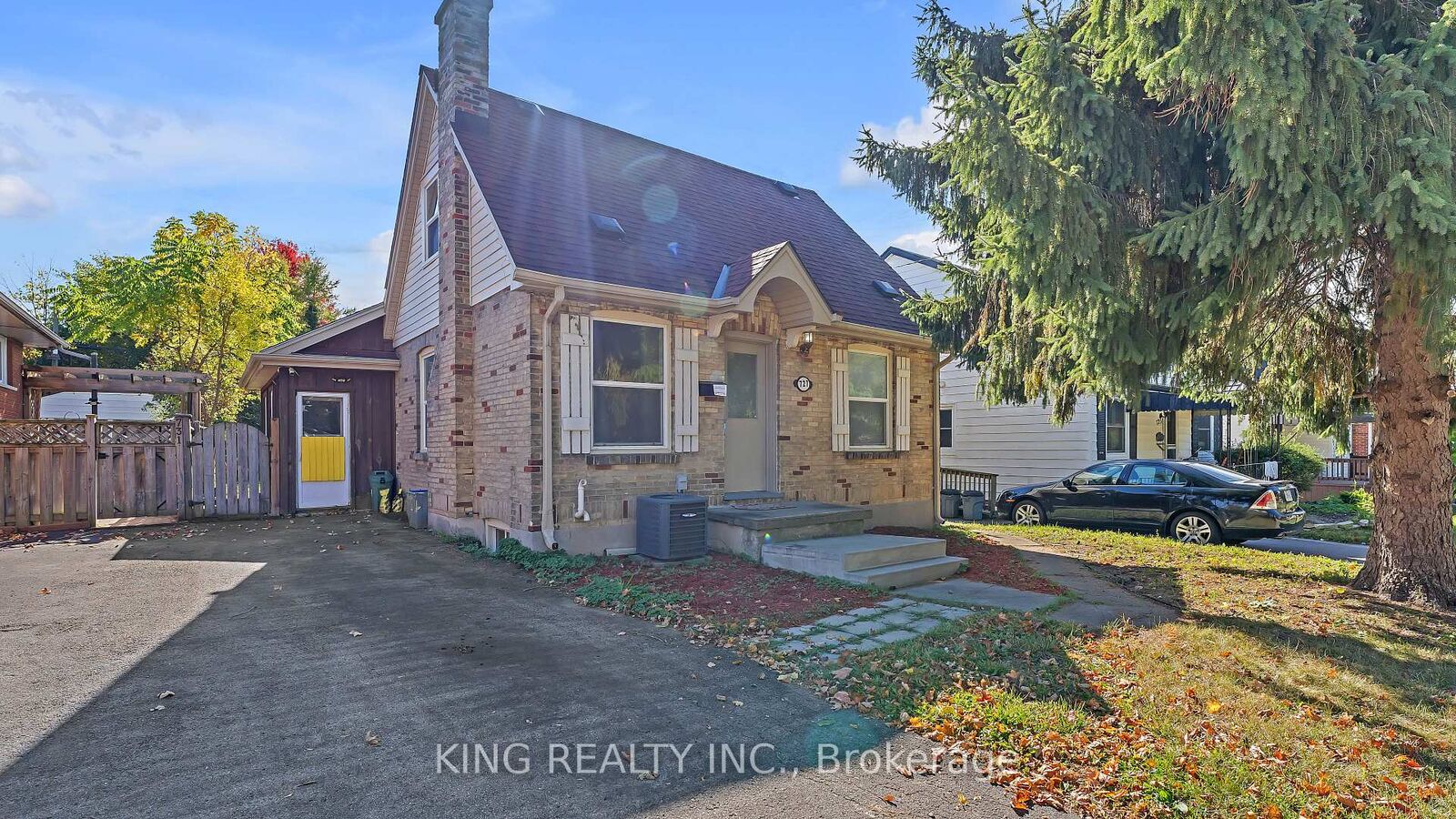 Property Photo:  727 Whetter Avenue  ON N6C 2H1 