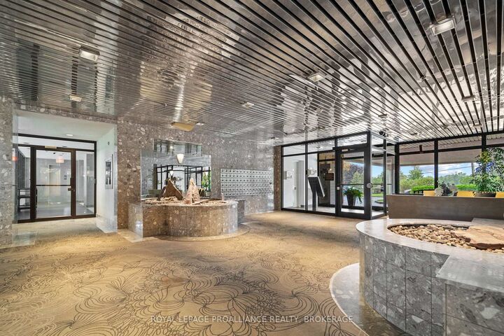 Property Photo:  1000 King Street W 1401  ON K7M 8H3 