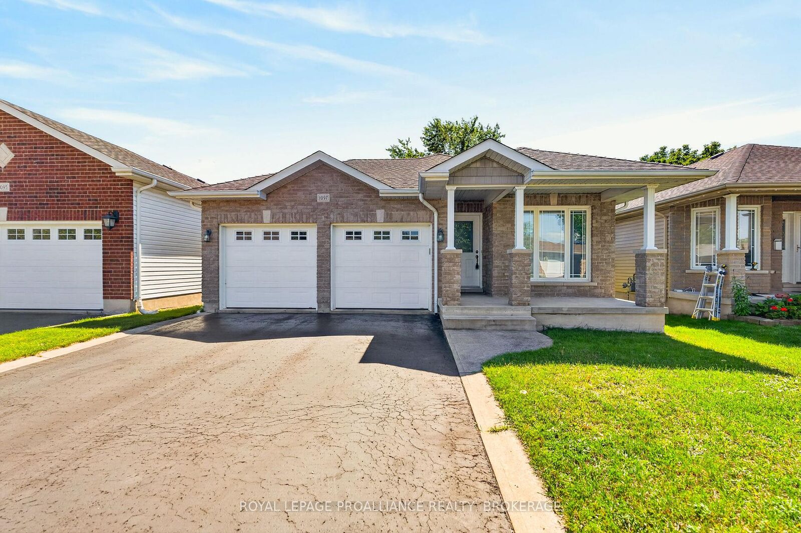 Property Photo:  1097 Crossfield Avenue  ON K7P 0G7 