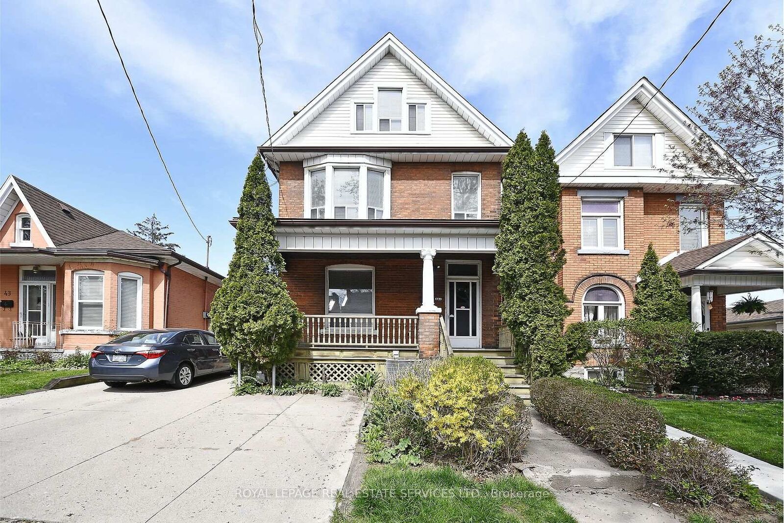 Property Photo:  47 Emerald Street N Lower  ON L8L 5K2 