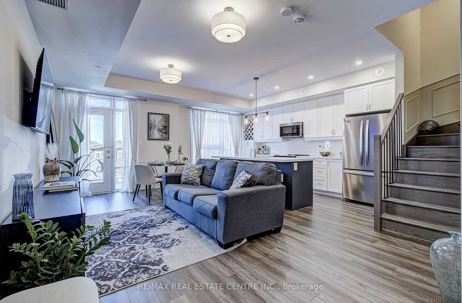 Property Photo:  1569 Rose Way 116  ON L9E 1N4 