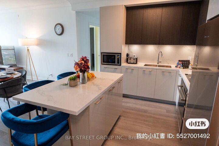 Property Photo:  8 Water Walk Drive A 3207  ON L3R 6L4 
