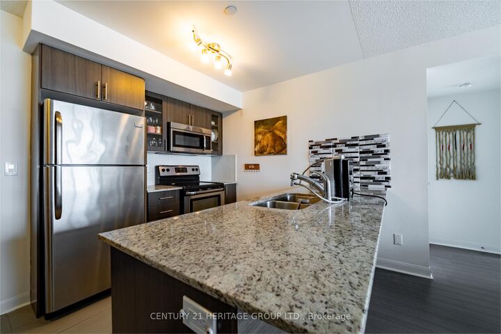 Property Photo:  75 Norman Bethune Avenue 909  ON L4B 0B6 