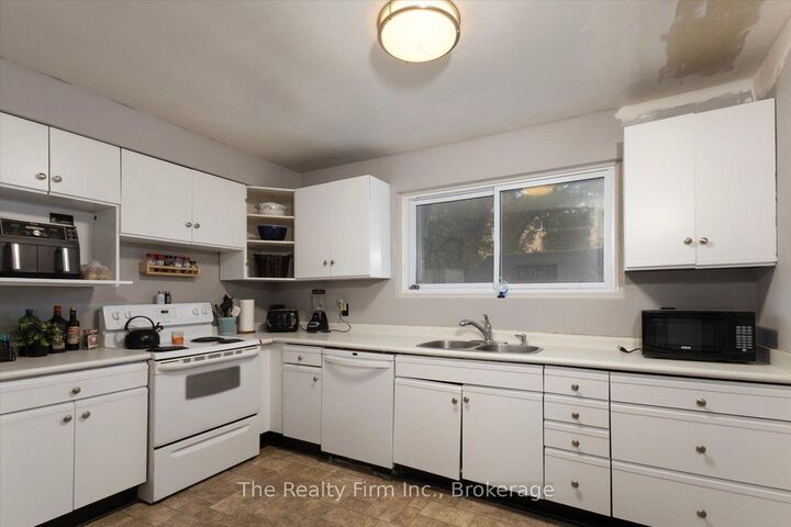 Property Photo: 28 Nethercott Drive ON N5A 7G4