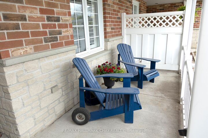 Property Photo:  275 Huron Street 11  ON L0M 1S0 