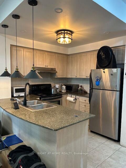 Property Photo: 2 Maison Parc Court 403 ON L4J 9K4
