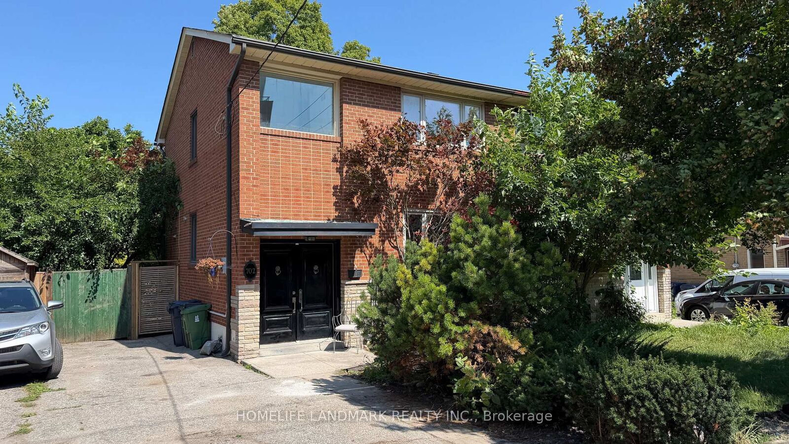 Property Photo:  702 Sheppard Ave E Avenue E  ON M2K 1B7 