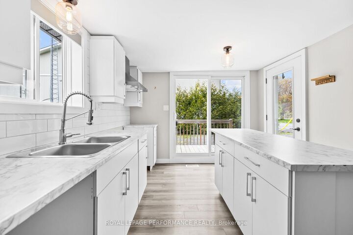 Property Photo:  6 Spring Street  ON K0C 1T0 