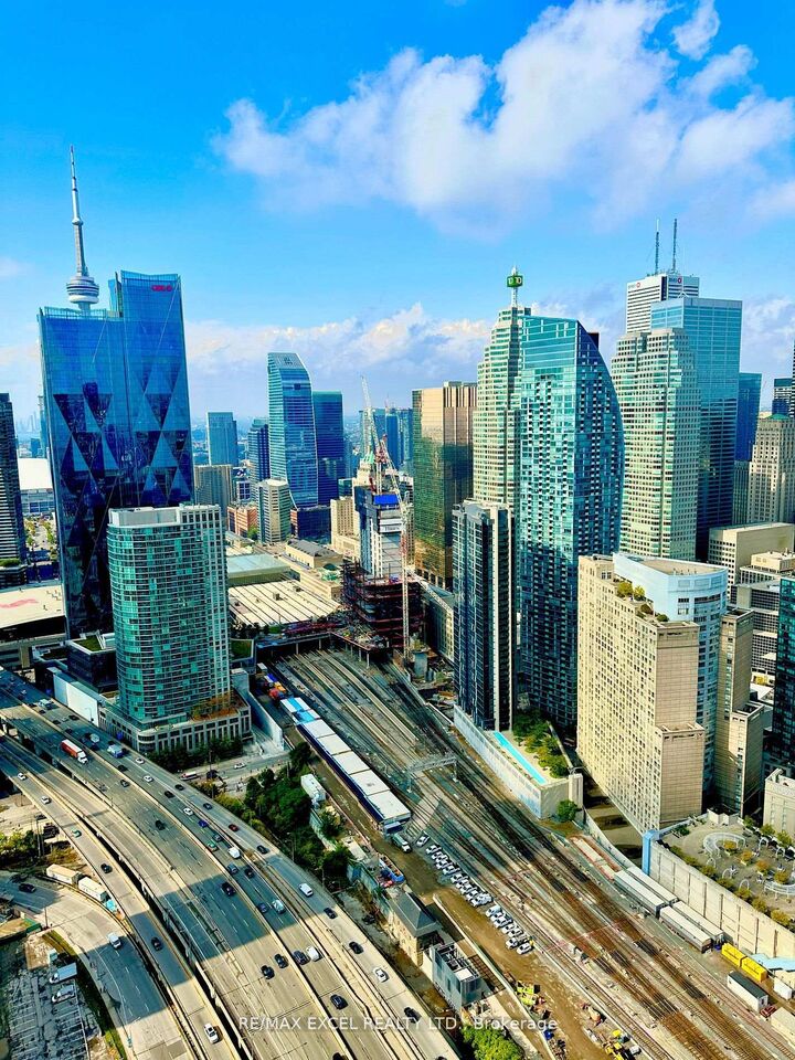 Property Photo:  55 Cooper Street 5915  ON M5E 0G1 
