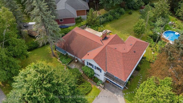 Property Photo:  6 Grenville Crescent  ON K7M 3A8 