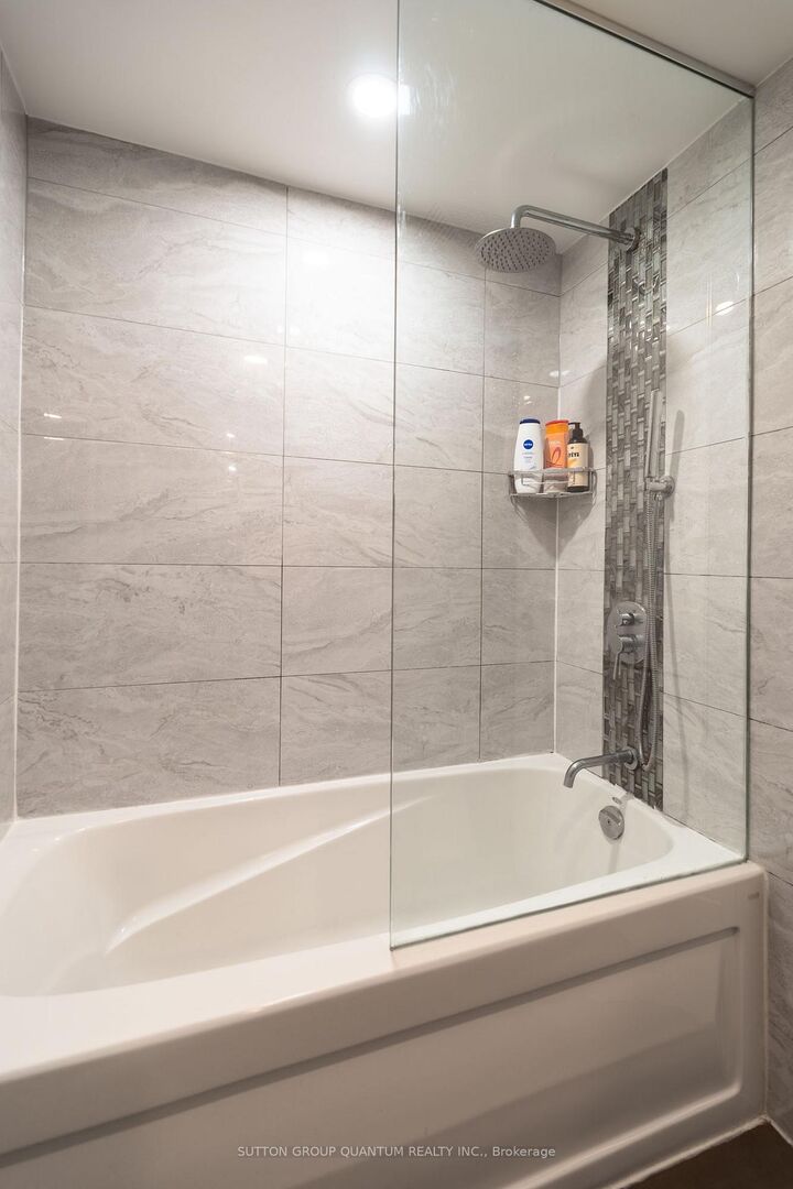 Property Photo:  1005 King Street W 502  ON M6K 3M8 
