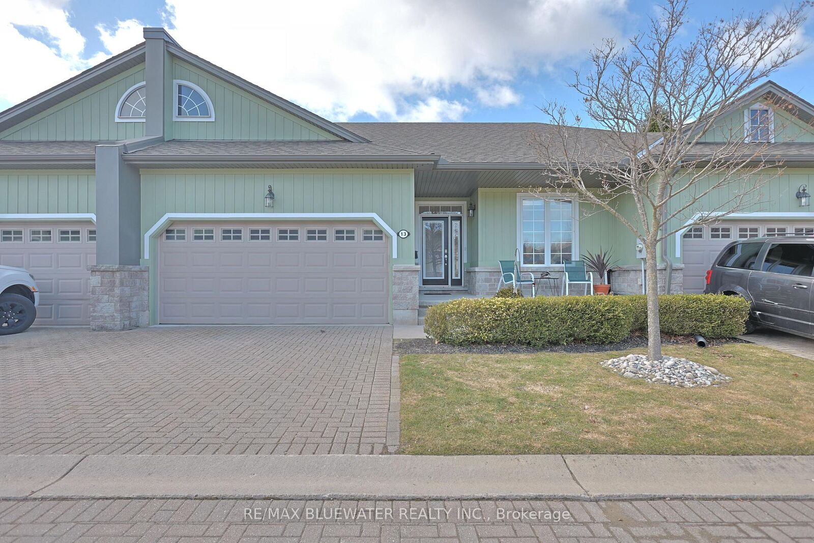 Property Photo:  13 Oakwood Links Lane  ON N0M 1T0 