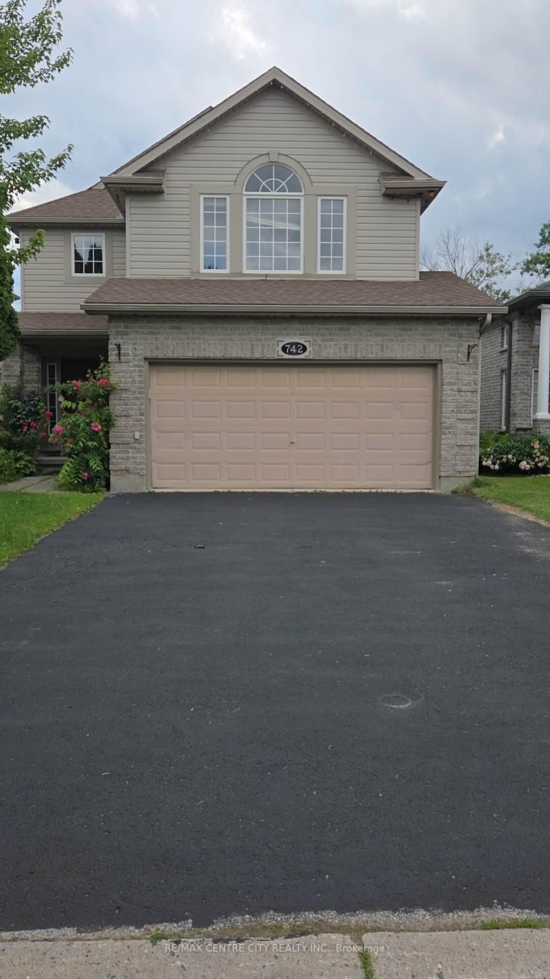 Property Photo:  742 Marigold Street  ON N5X 4J3 